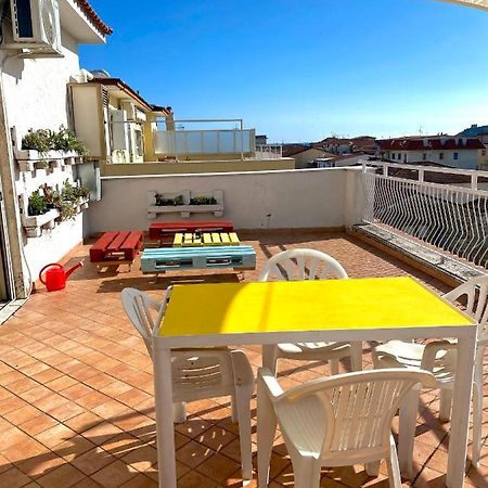 Scauri Attico Panoramico Lägenhet Minturno Exteriör bild