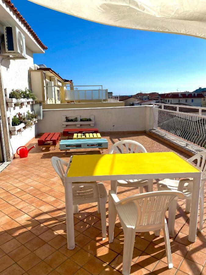 Scauri Attico Panoramico Lägenhet Minturno Exteriör bild